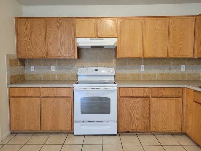 Photo - 404 Dale Ave Unidad A-STILL OCCUPIED BY RESIDENT