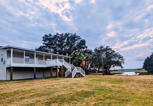 Building Photo - 2 Bedroom 1 Bath Home in Howells Point, Sunset Harbor, Bolivia, N C