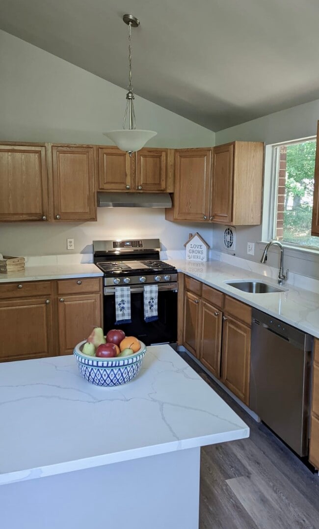 Photo - 8634 Cromwell Dr
