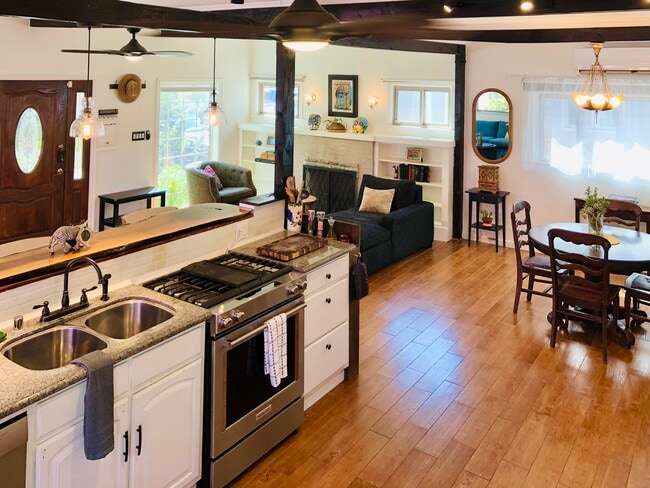 Photo - 2919 W 75th St