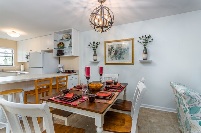 Photo - 1498 Demere Rd