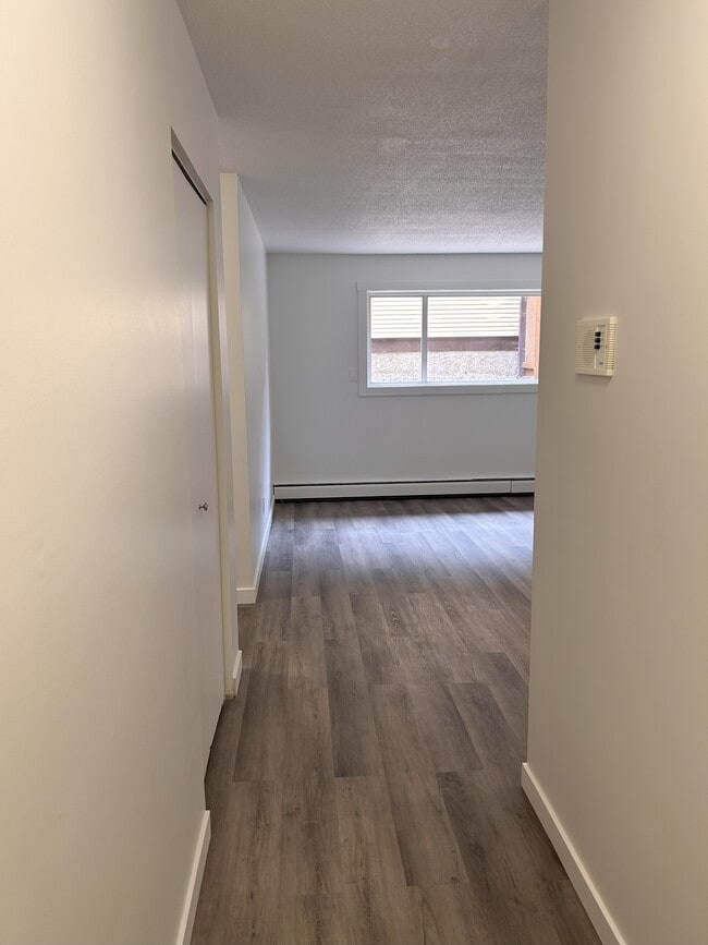 Building Photo - 727 5th Ave N Unit 6