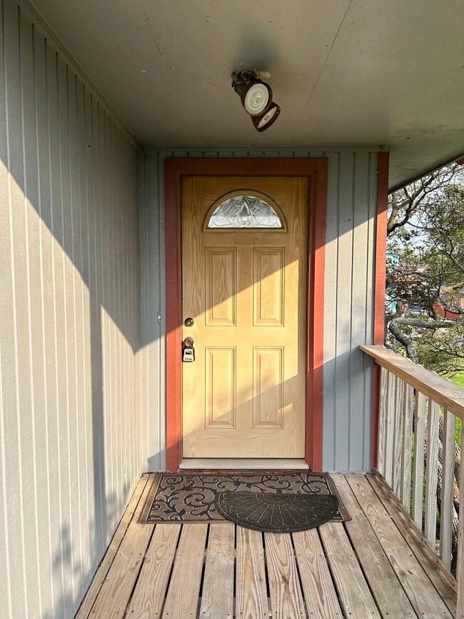 Photo - 4042 Laguna Shores Rd