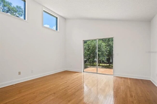 Photo - 1011 S Moody Ave Unit 12