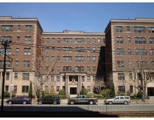 Building Photo - 2001 Commonwealth Ave Unit 6