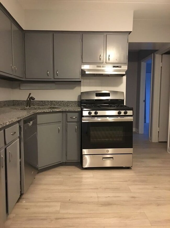 Photo - 10302 S Komensky Ave Unit 5