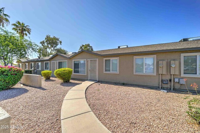 Building Photo - 6711 W Osborn Rd Unit 2 Rental