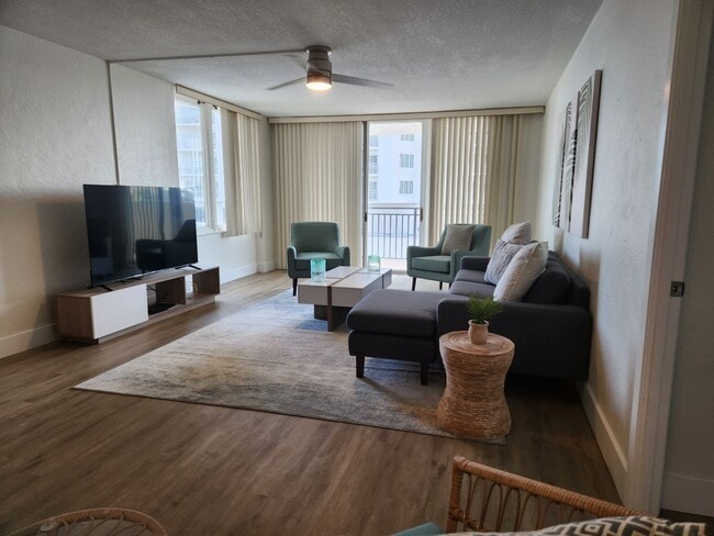Photo - 2 bedroom furnished condo in Oceans Seven ...