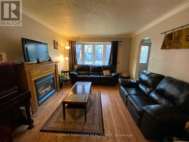 Photo - 21 Fieldway Rd