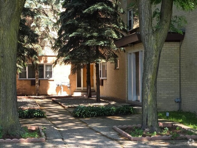 Building Photo - 1714 W Touhy Ave Unit D1N Rental