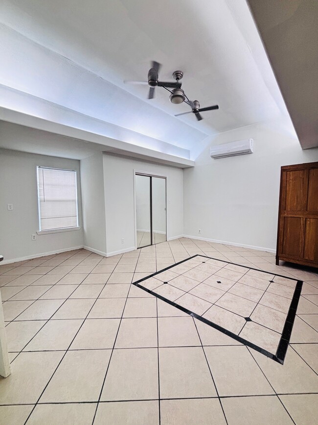 Photo - 7618 Linden St