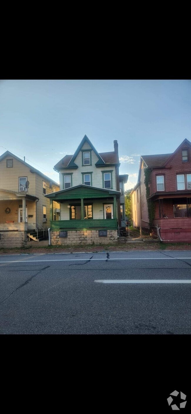 Building Photo - 2020 7th Ave Rental