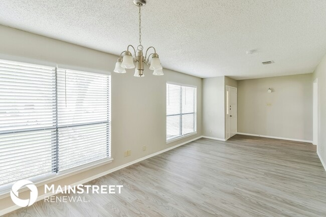 Photo - 7546 Fairington Dr