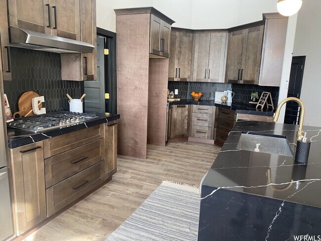 Photo - 4100 Sqft Gorgeous Home with Amazing Temple and Valley Views