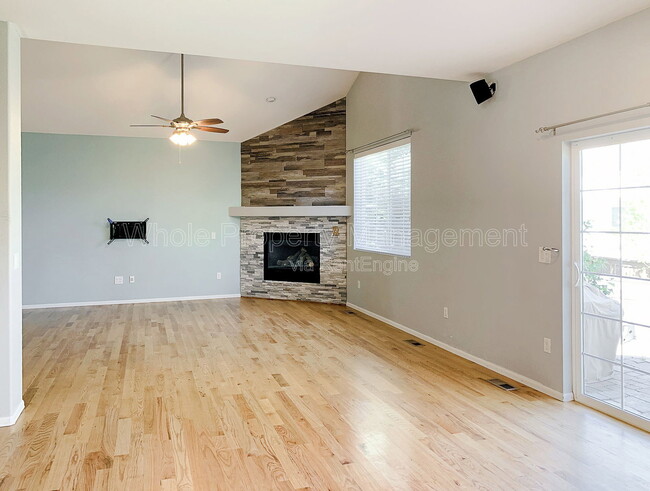 Photo - 15450 Carob Cir