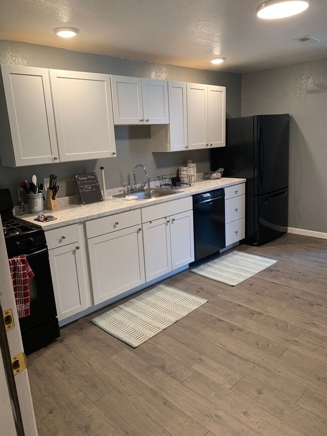 Photo - 903 E Carson St Unit 903 E Carson st two