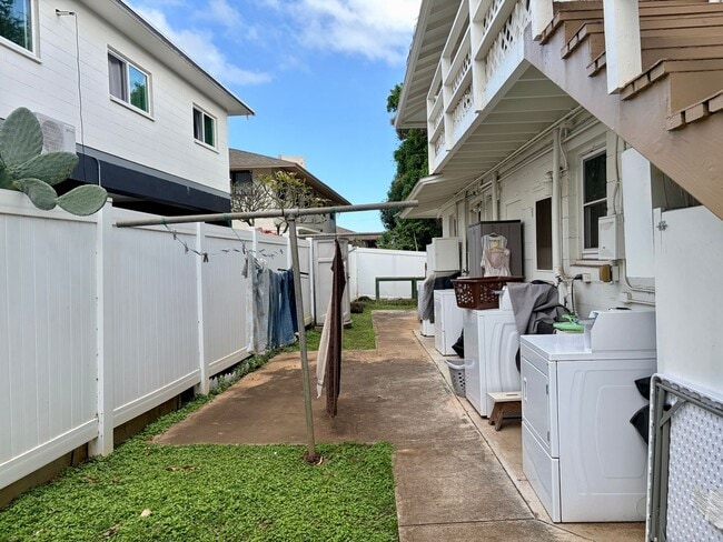 Photo - Newly Renovated 3BR Kapahulu Home with Private Yard and Gated Parking Near Waikiki