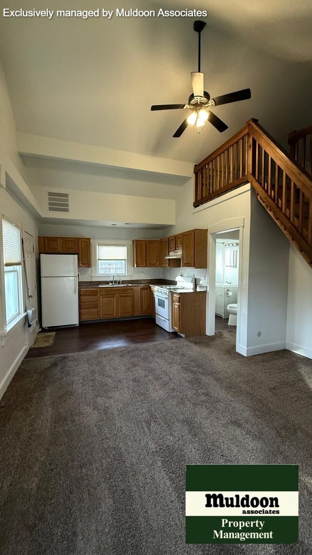 Photo - Cute 1.5 story!