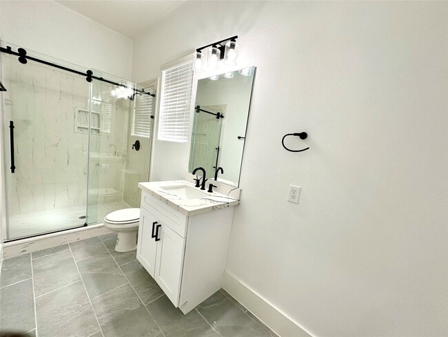 Photo - 1103 Ruthven St