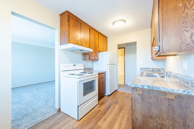 Photo - English Street Apartments