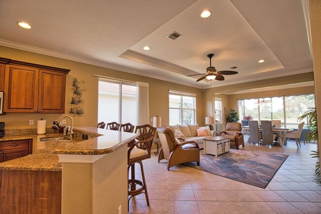 Photo - Seasonal Short-Term 2 Bed 2 Bath Single Family Home located in Venetian Golf and River Club!