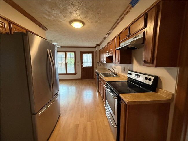 Photo - 3209 Henderson Walk