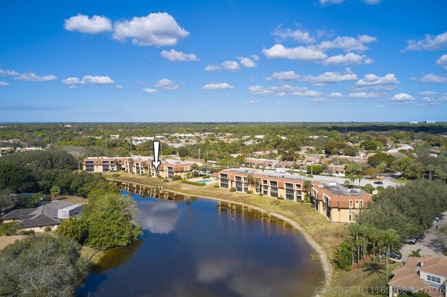 Building Photo - 5250 Woodland Lakes Dr Unit 130