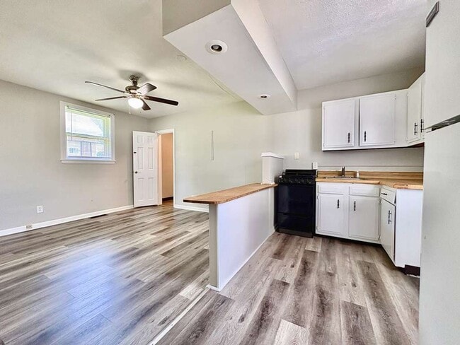 Photo - 1202 W 7th St Unidad B