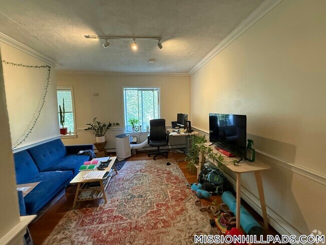 Building Photo - 6 Wait St Rental