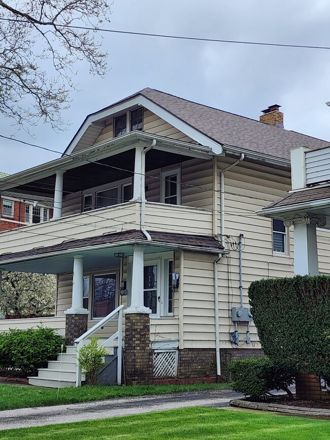 Upper unit with a balcony - 1382 Webb Rd Apartments Unit 1382 Webb RD