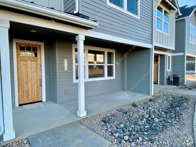 Building Photo - **BRAND NEW CONSTRUCTION** End unit 3BR - ... Rental