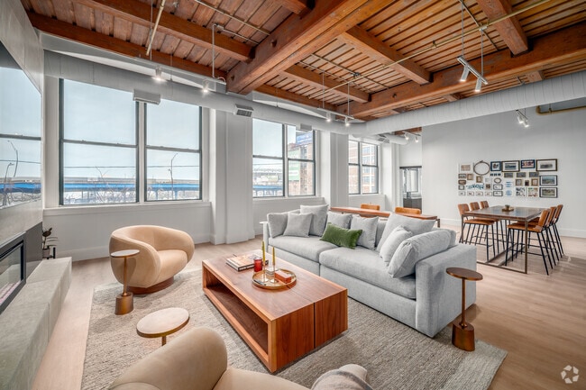 Resident Lounge - Shorehaus Lofts