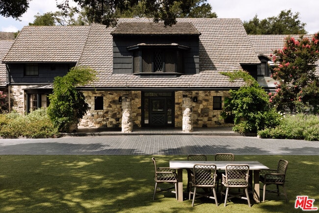 Photo - 3100 Mandeville Canyon Rd