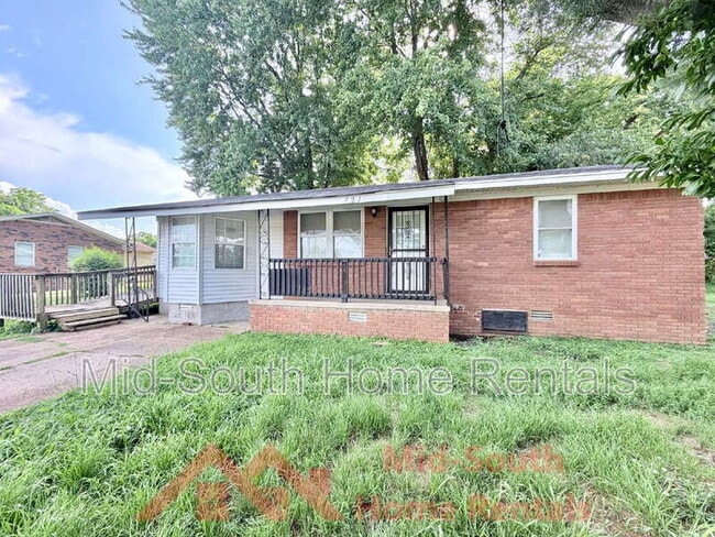 Photo - 721 Best St