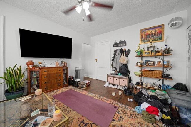 Photo - 3727 N Pine Grove Ave