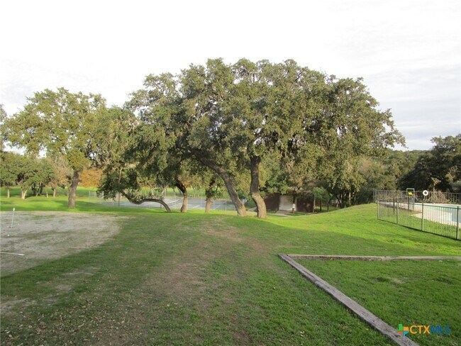 Photo - 421 Watts Ln Unit B4