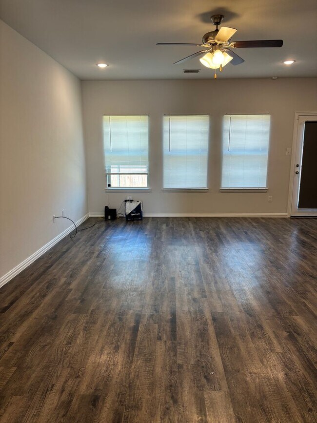 Photo - Modern Comfort Meets Everyday Convenience – Don’t Miss Out!