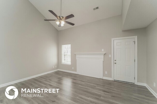 Photo - 524 Lightspun Ln