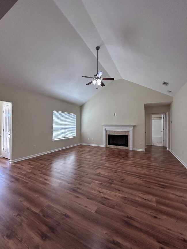 Photo - 259 Canterberry Pl