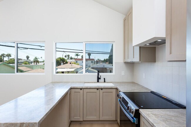Photo - 4422-4424 Cherokee Avenue Unit 4424 Cherokee Avenue