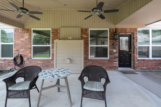 Building Photo - 20722 Fawnbrook Ct