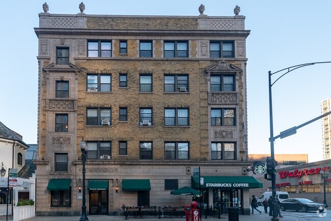 Building Photo - 1167 N Dearborn St Rental