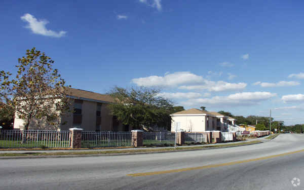 Fulton Apartments - Fulton Apartments