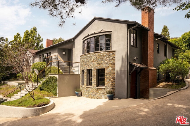 Photo - 2050 N Edgemont St House
