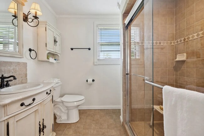 Photo - 212 Wilowen Dr