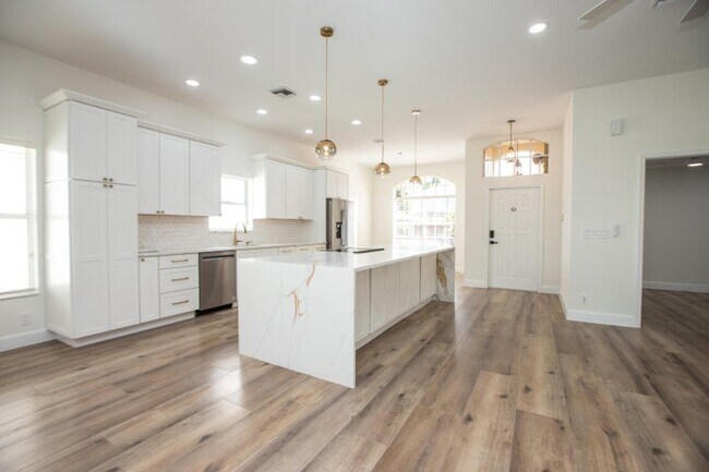 Photo - 10881 La Salinas Cir