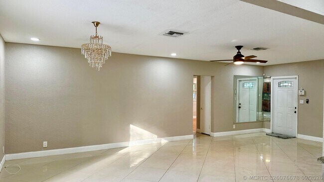 Photo - 650 E Campus Cir
