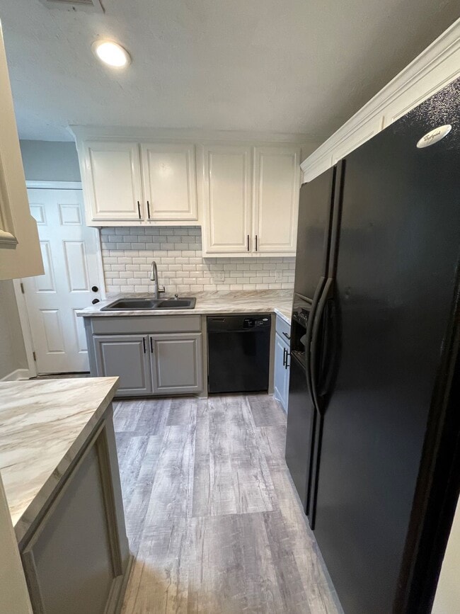 Photo - 1108 NW Maple Ave