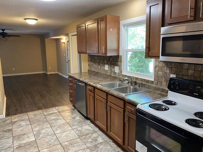 Photo - Check Out This Huge 4-Bedroom House!