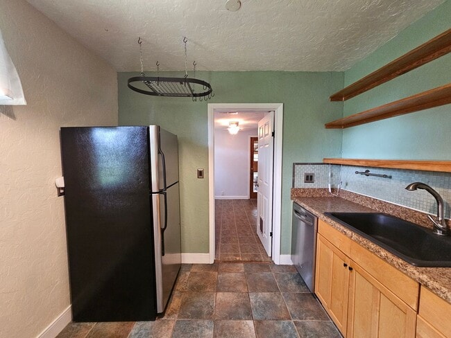 Photo - 2 Bedroom/2 Bath home near Duck Pond and Citizens Field